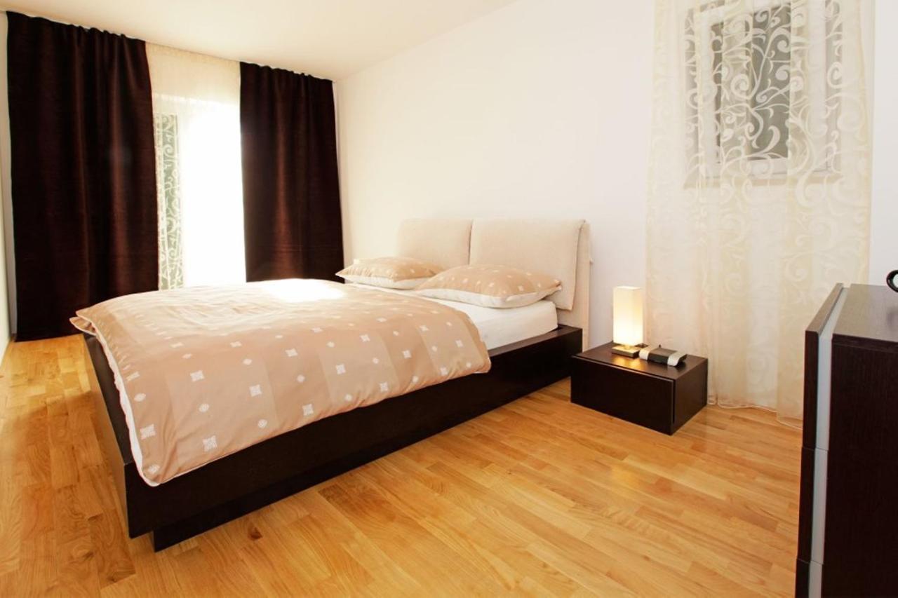 Apartment Bol A6 With Pool From 45 Eur Per Person Εξωτερικό φωτογραφία